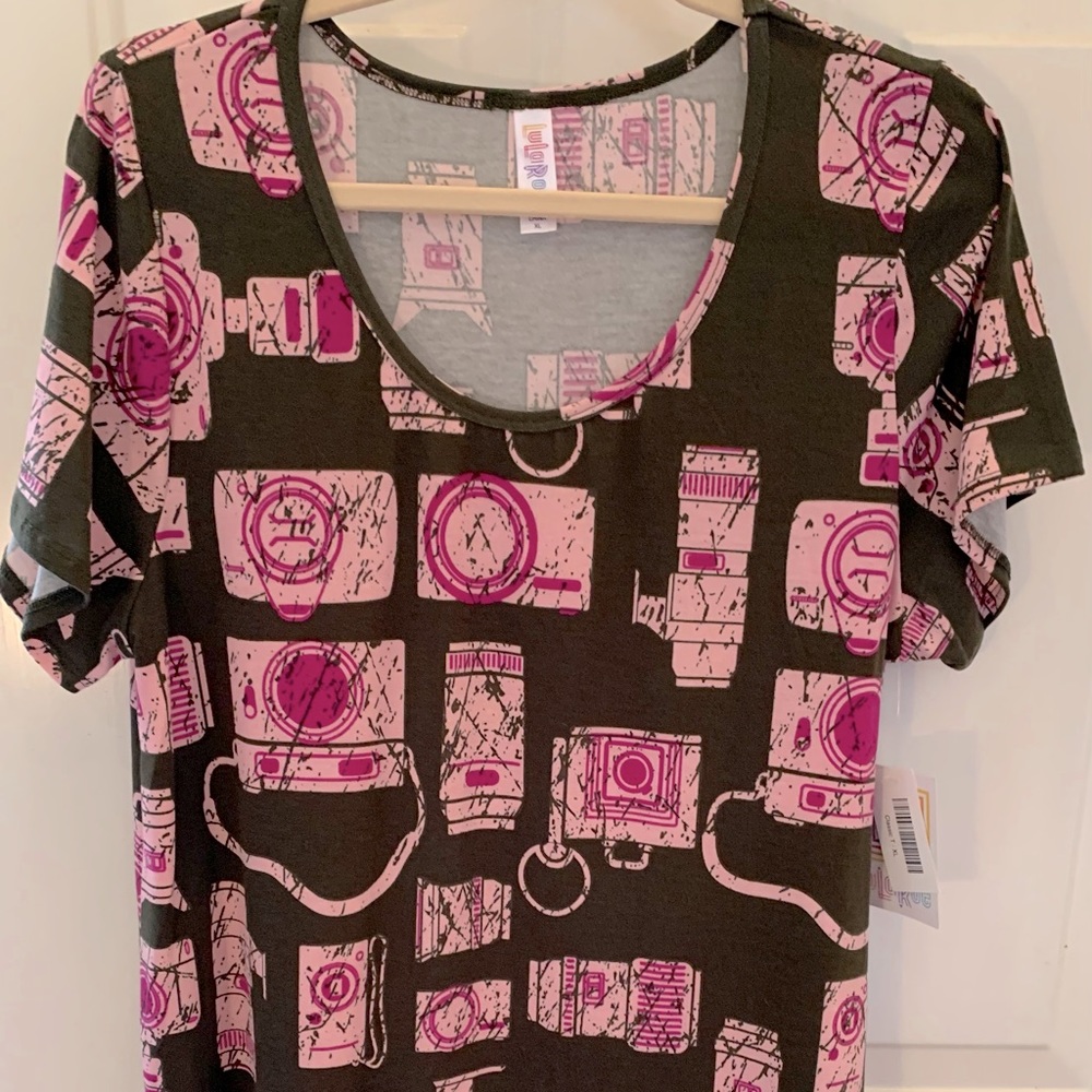 Ladies NWT LuLaRoe Classic T Shirt Size XL